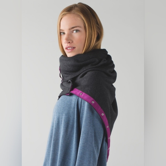 LULULEMON Fleece/Velour Vinyasa Scarf - Black/Gray/Magenta - Picture 4 of 9